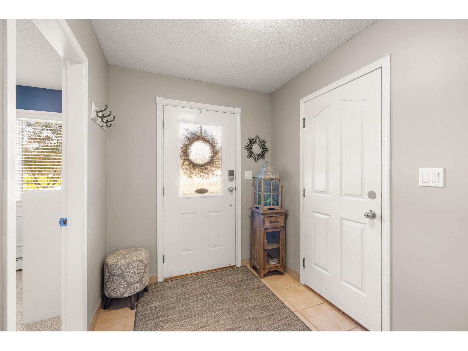 34601 Semlin Place, Abbotsford, British Columbia  V2S 6K7 - Photo 4 - R3178320