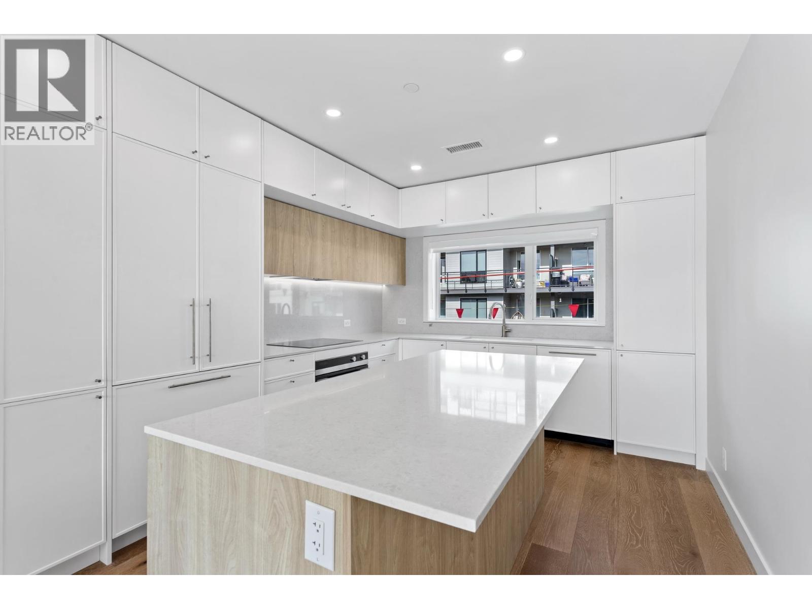 234 602 E 2ND STREET, north vancouver, British Columbia