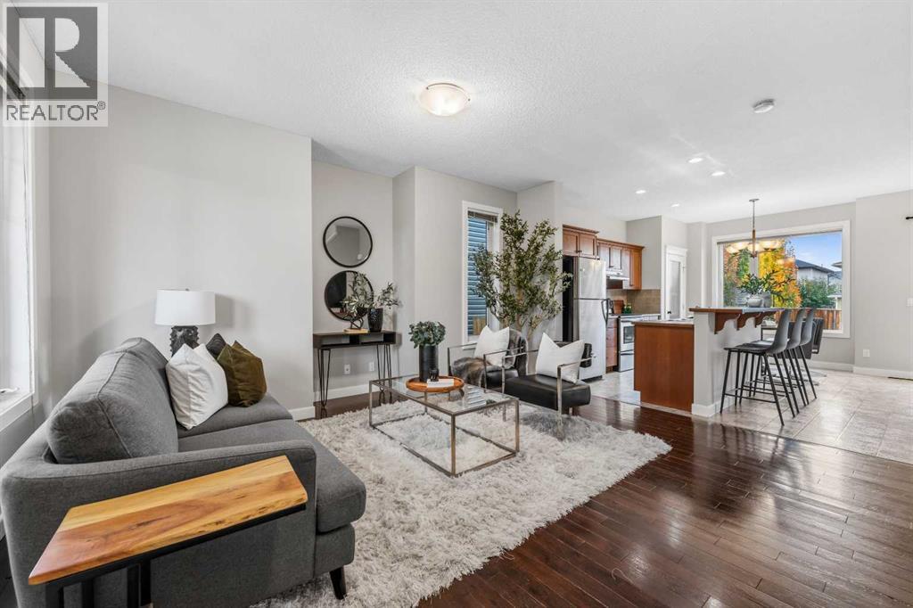 66 Evansford Circle NW, Calgary, Alberta  T3P 0B1 - Photo 4 - A2352883