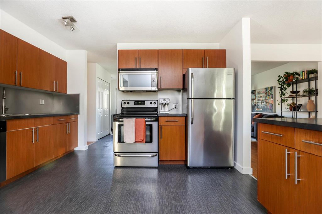 54 Morningmead Walk, Winnipeg, Manitoba  R2G 2E9 - Photo 11 - 202625897