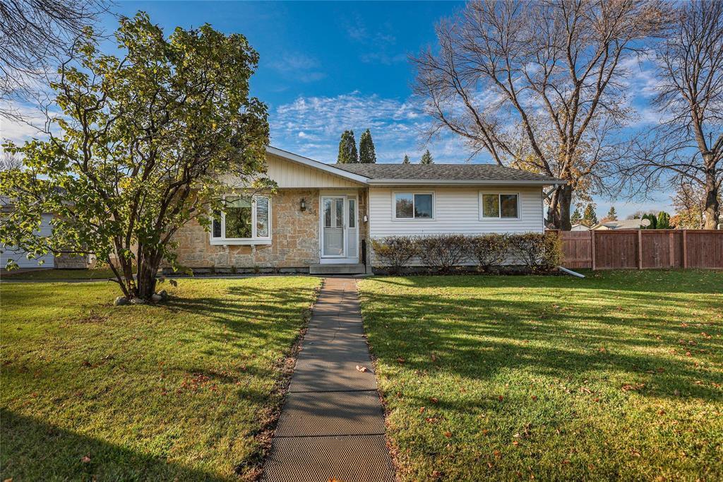 54 Morningmead Walk, Winnipeg, Manitoba  R2G 2E9 - Photo 38 - 202625897