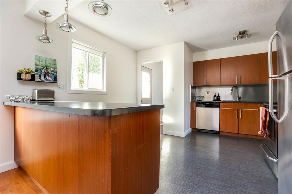54 Morningmead Walk, Winnipeg, Manitoba  R2G 2E9 - Photo 9 - 202625897