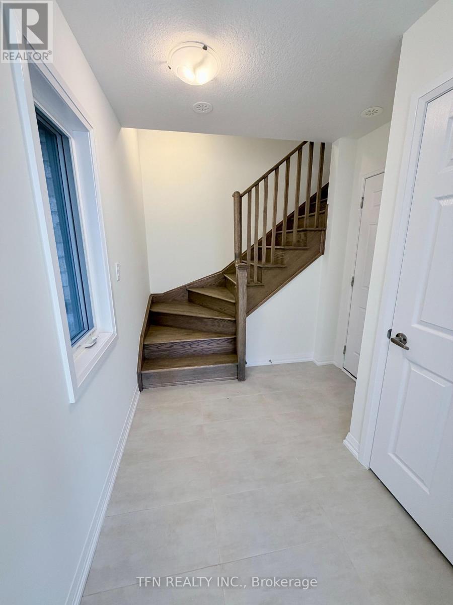 22 Kensington Road, Haldimand, Ontario  N3W 0J9 - Photo 3 - X13873202