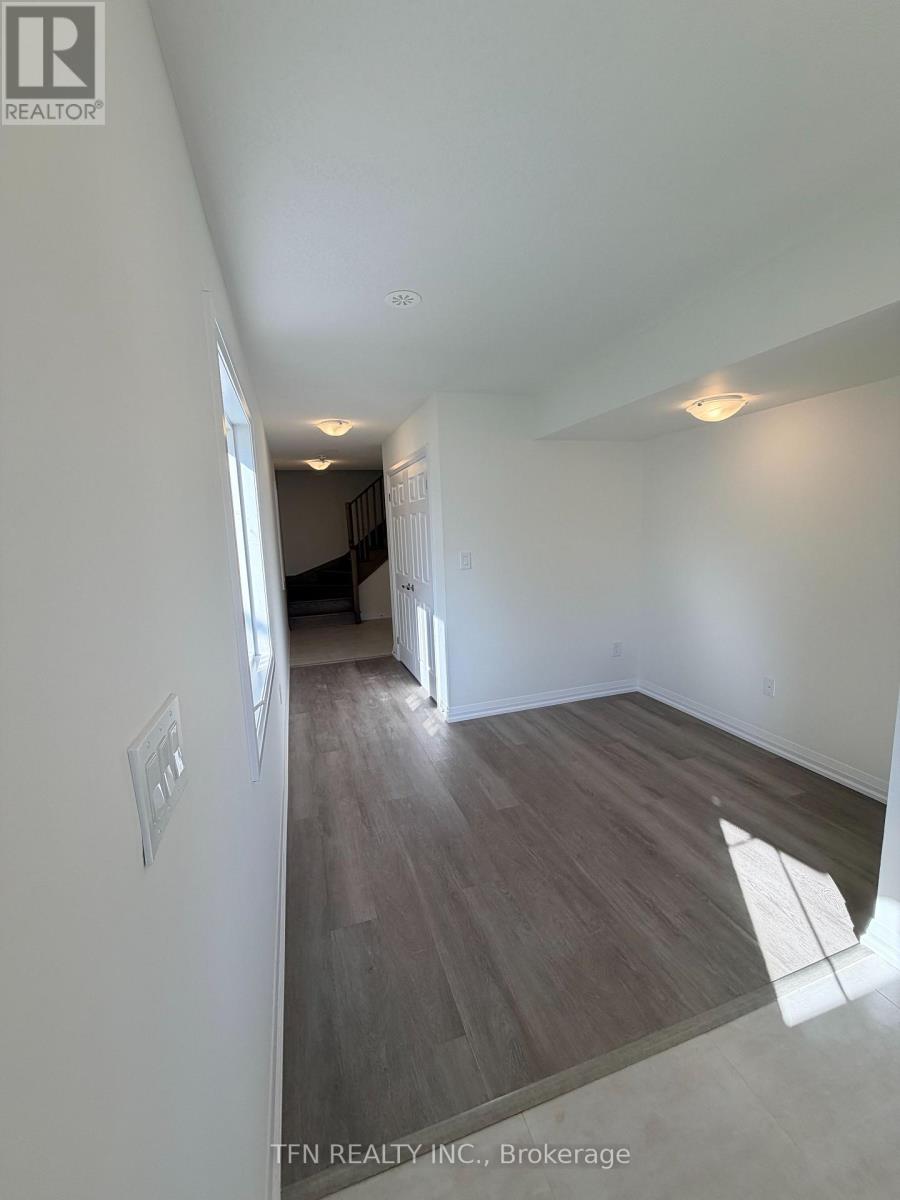 22 Kensington Road, Haldimand, Ontario  N3W 0J9 - Photo 2 - X13873202