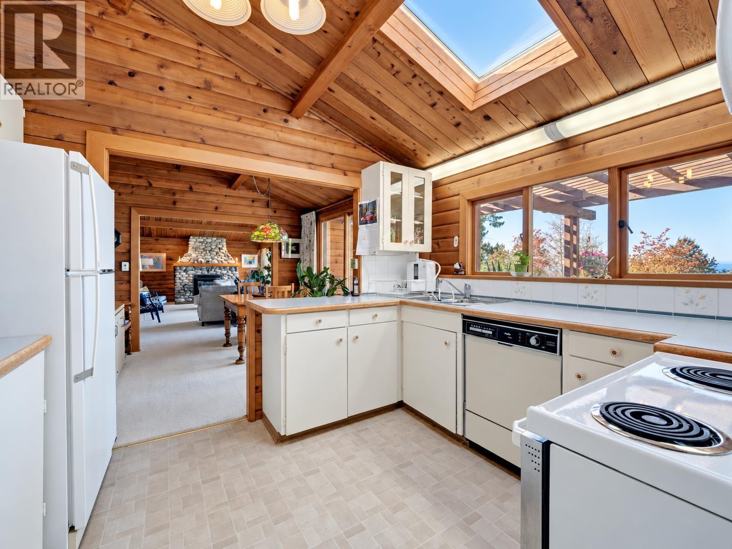 5229 Yacht Road, Sechelt, British Columbia  V7Z 0C1 - Photo 12 - R3178068