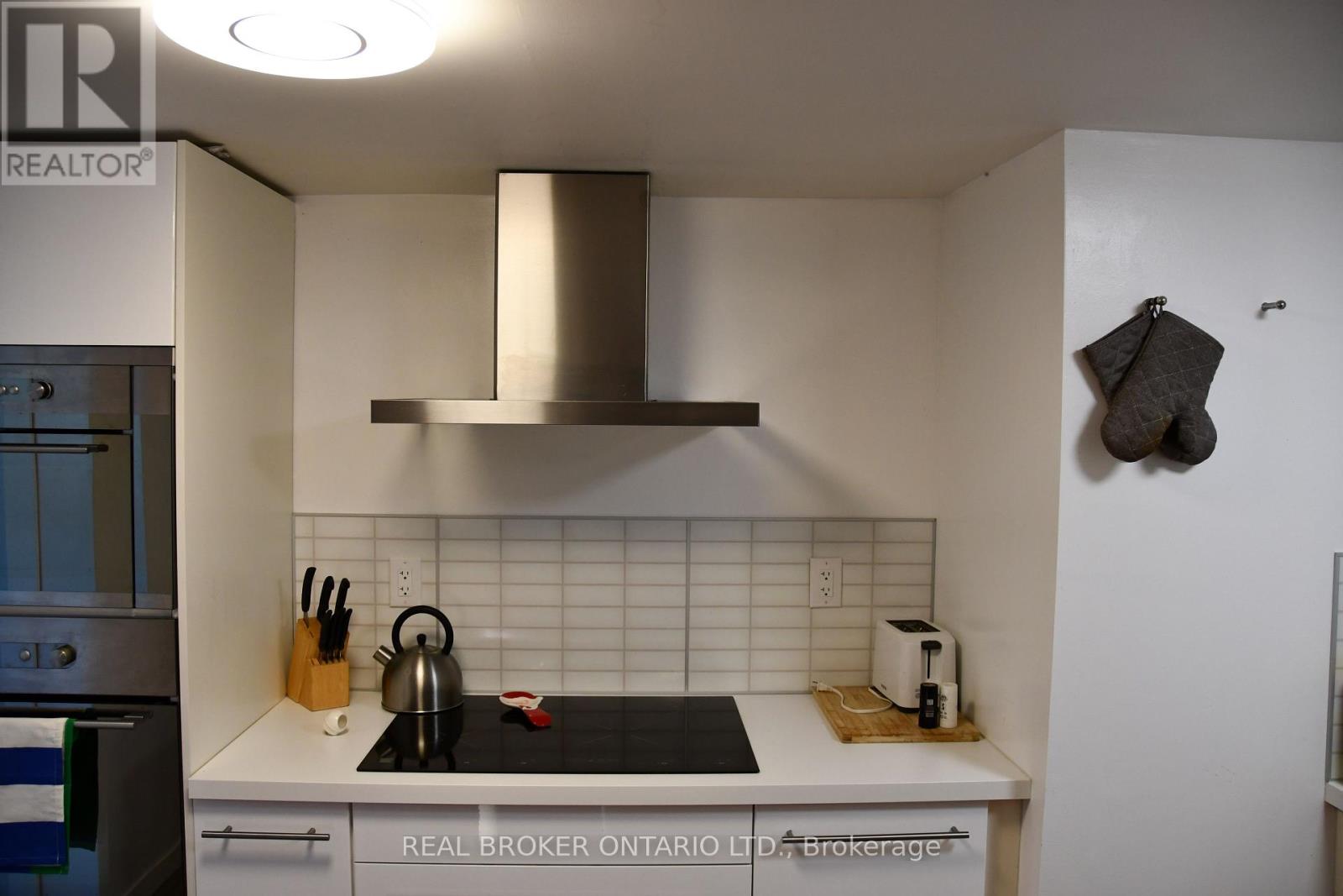 B - 924 Watson Street, Ottawa, Ontario K2B 6B9 - Photo 2 - X14115382