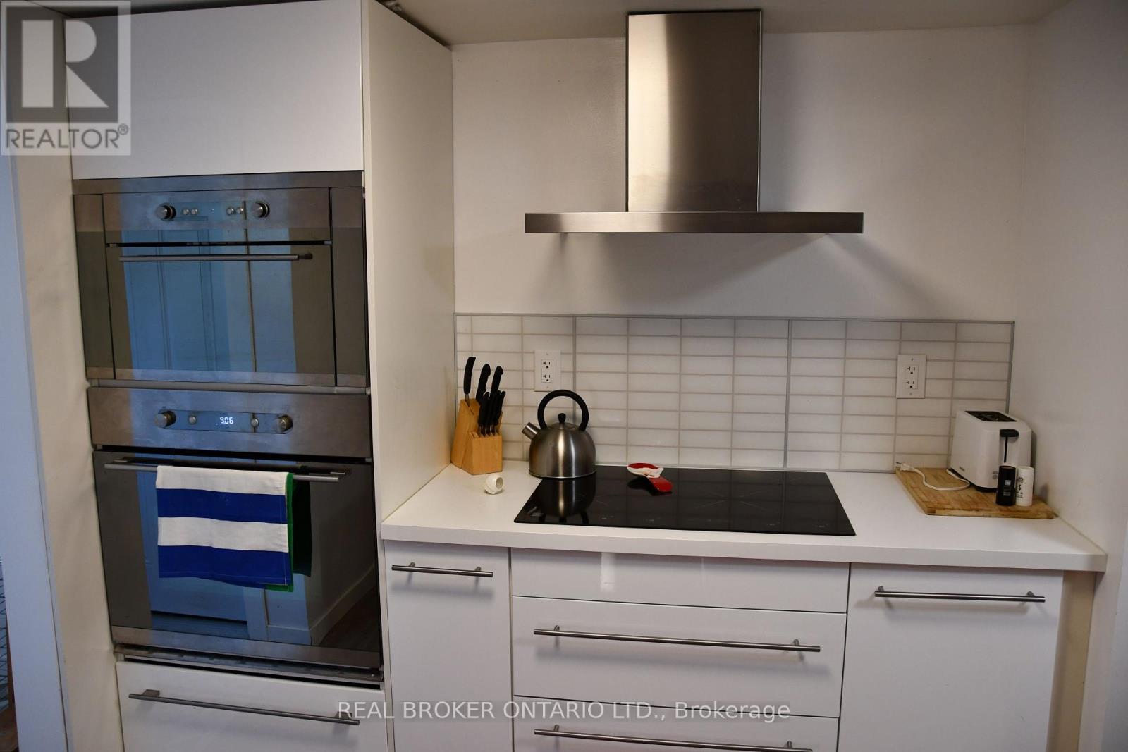 B - 924 Watson Street, Ottawa, Ontario K2B 6B9 - Photo 3 - X14115382