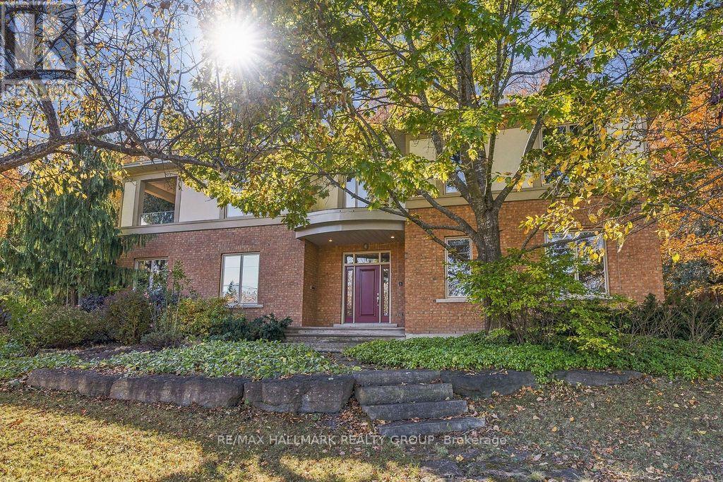 5 Oriole Drive, Ottawa, Ontario  K1J 7E8 - Photo 2 - X14115396
