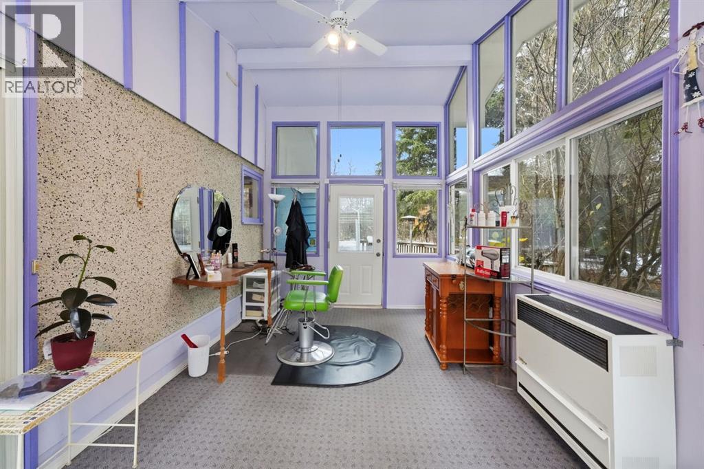 6 College Park Close