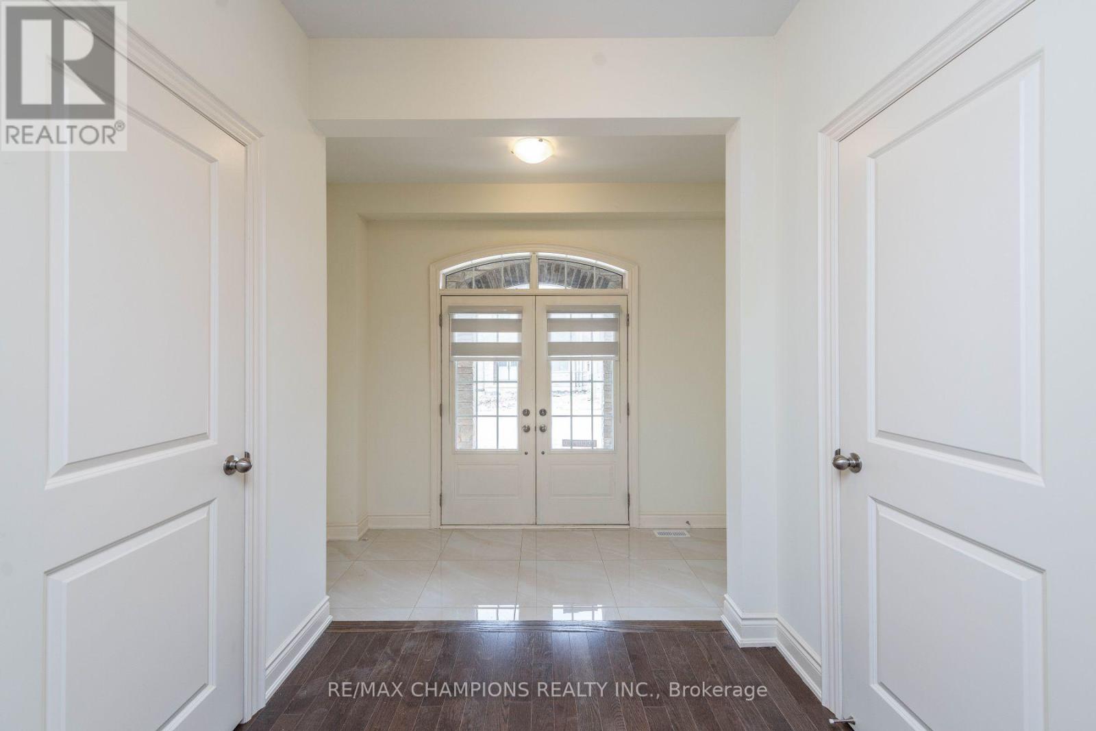 9 Cadence Road, Brampton, Ontario  L6X 5S5 - Photo 2 - W14115416