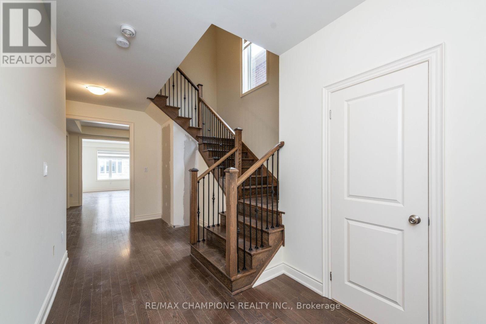 9 Cadence Road, Brampton, Ontario  L6X 5S5 - Photo 3 - W14115416