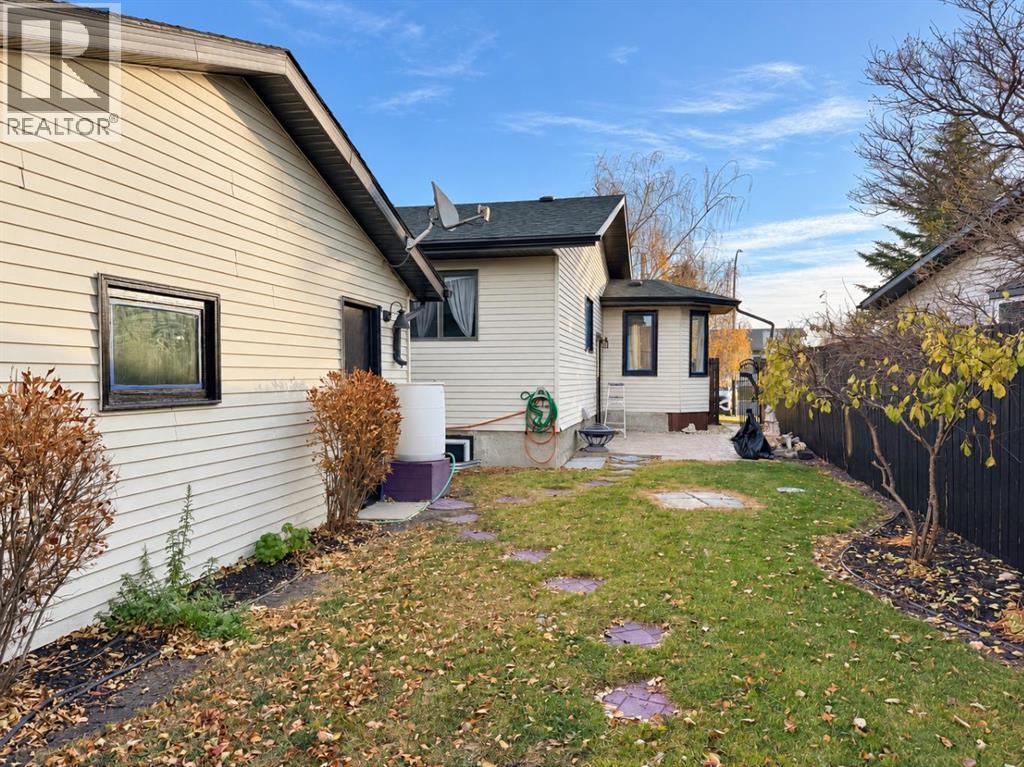 35 Cowan Close, Red Deer, Alberta  T4P 2X2 - Photo 35 - A2340958