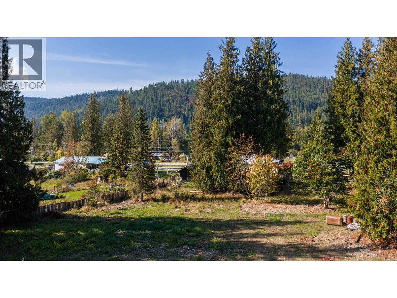16078 Highway 3a, Crawford Bay, British Columbia  V0B 1E0 - Photo 4 - 10401706