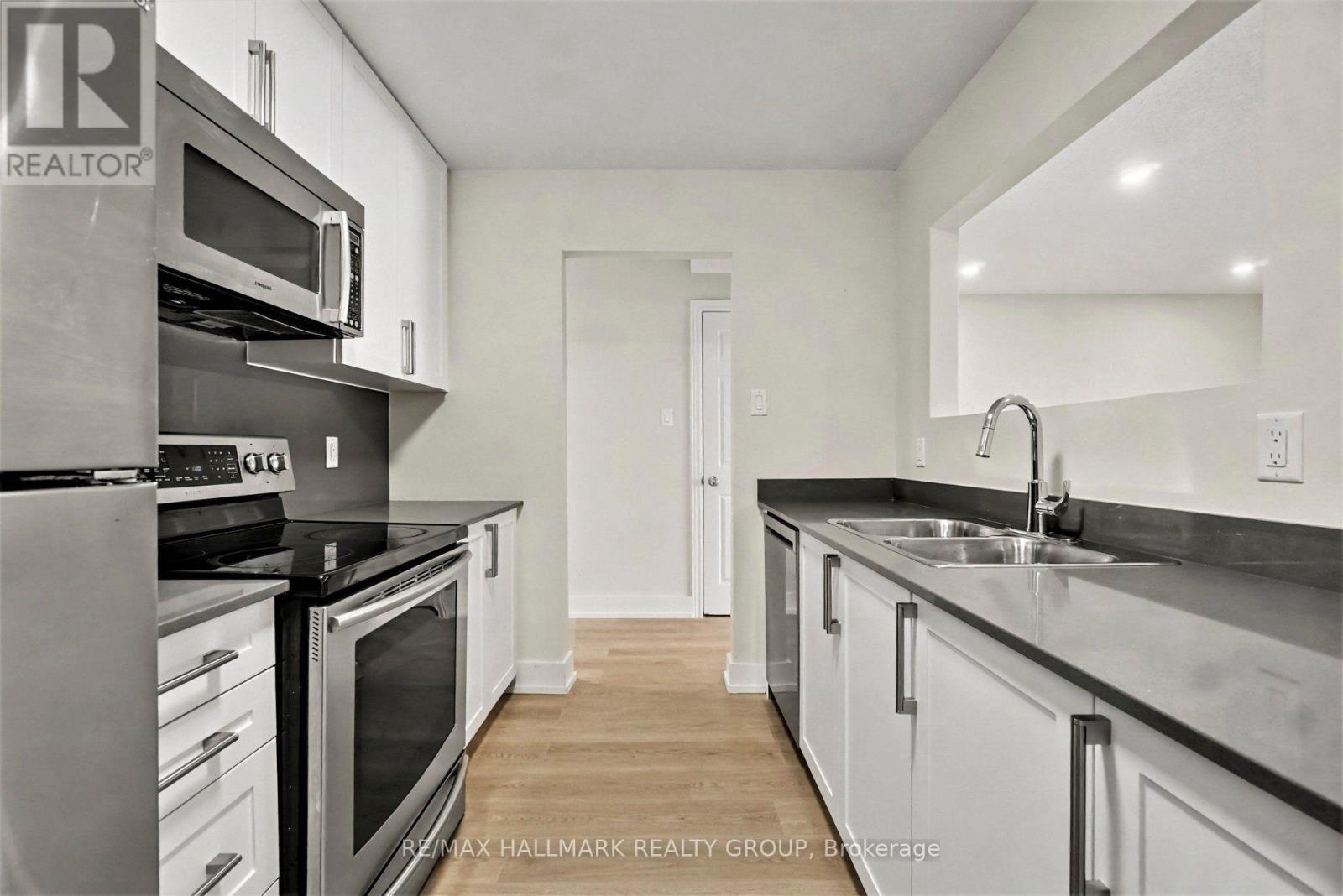 1329 Lotus Street, Ottawa, Ontario  K1J 8B1 - Photo 2 - X14107316