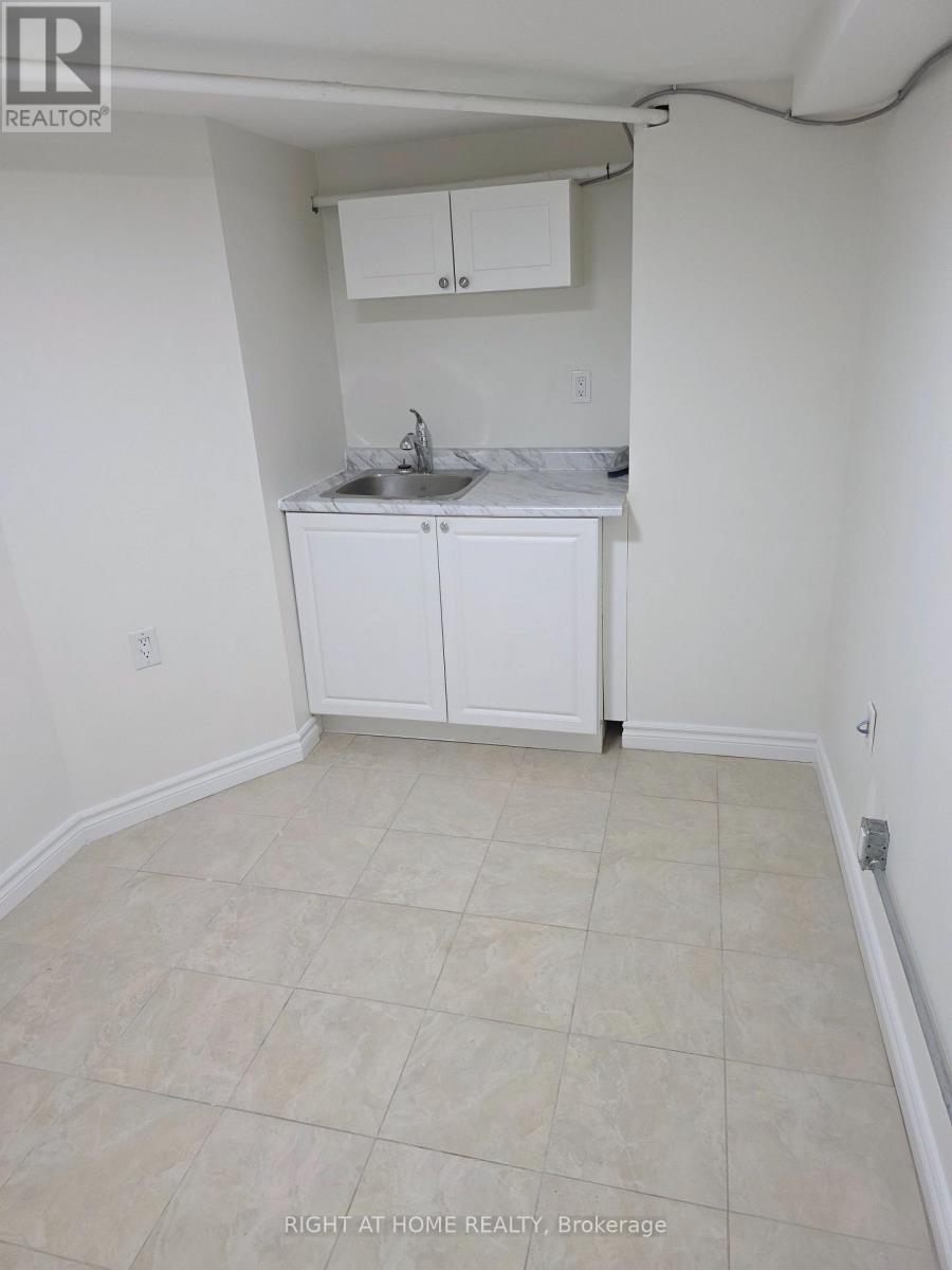 852 Bathurst Street, Toronto, Ontario  M5R 3G1 - Photo 18 - C13778096