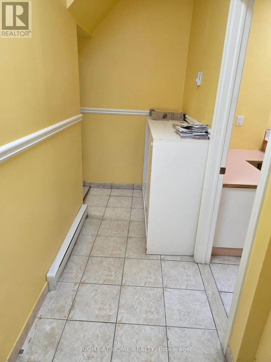 852 Bathurst Street, Toronto, Ontario  M5R 3G1 - Photo 5 - C13778096