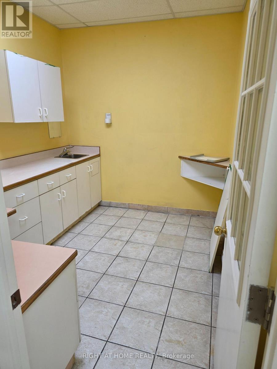852 Bathurst Street, Toronto, Ontario  M5R 3G1 - Photo 6 - C13778096