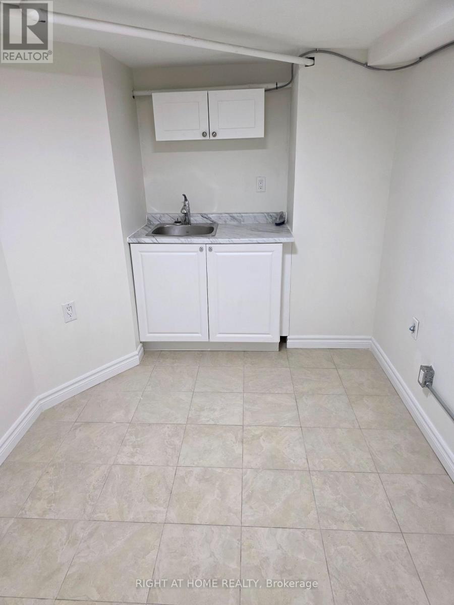 852 Bathurst Street, Toronto, Ontario  M5R 3G1 - Photo 22 - C13778096