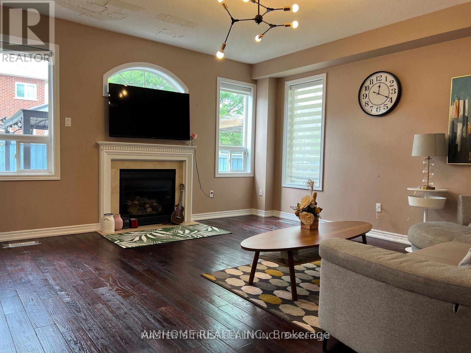 99 Rockland Crescent, Whitby (Brooklin), Ontario  L1M 0A9 - Photo 2 - E14115476