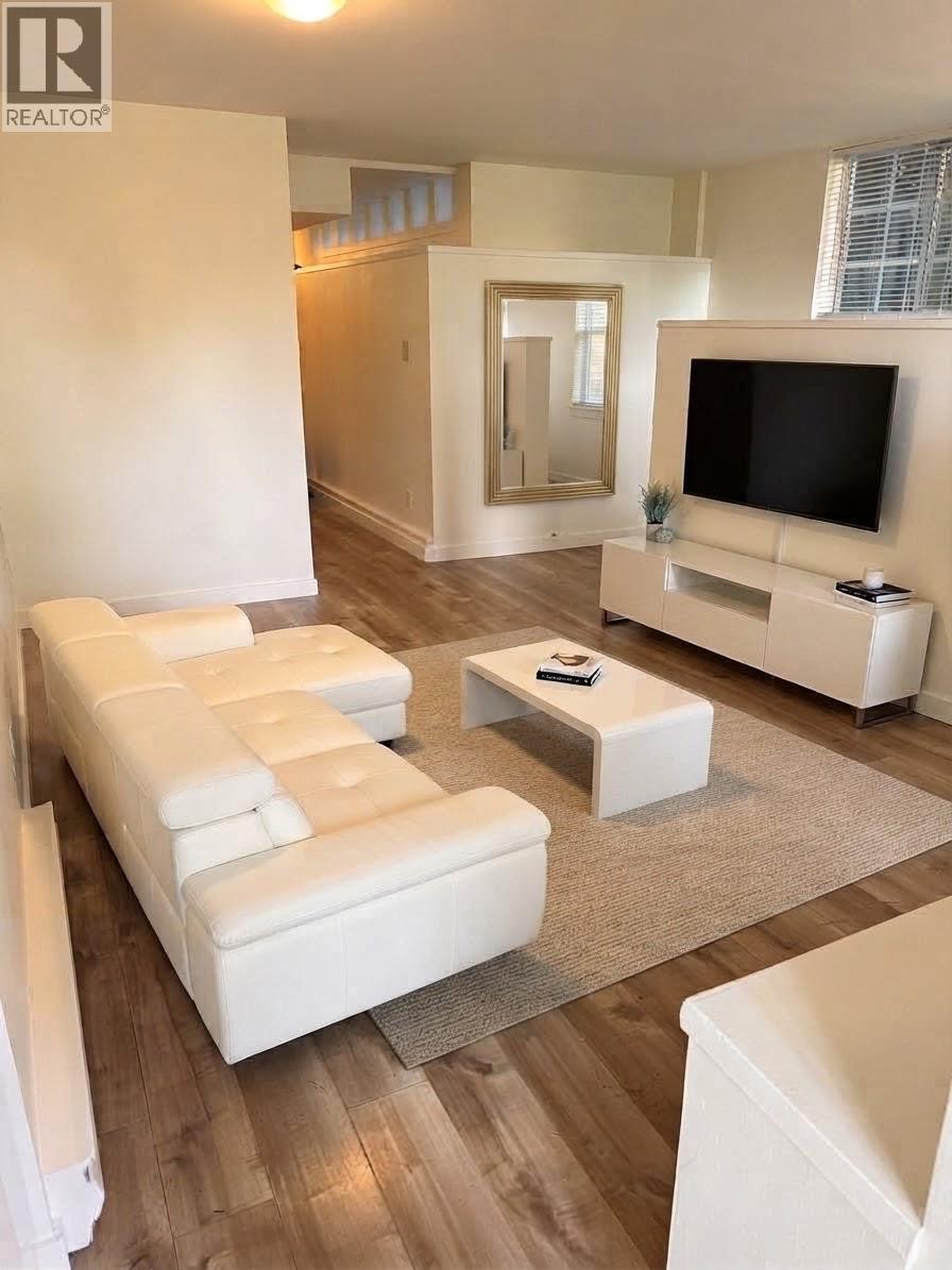 2 3371 Chesterfield Avenue, North Vancouver, British Columbia  V7N 3N2 - Photo 2 - R3178168