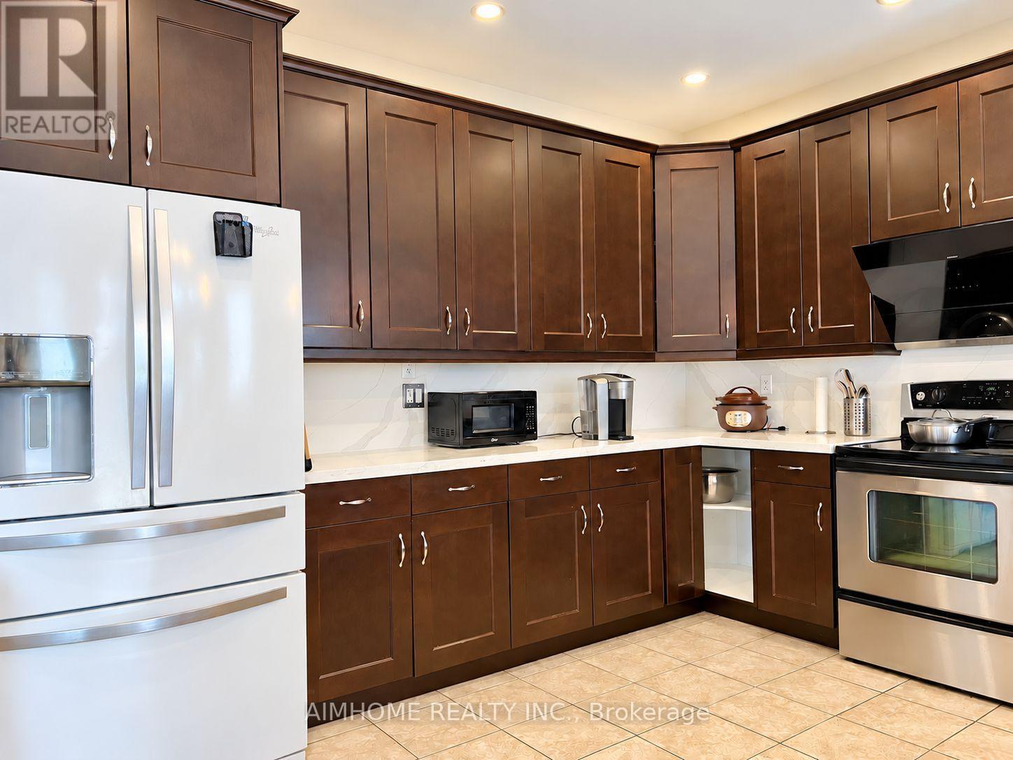 99 Rockland Crescent, Whitby, Ontario  L1M 0A9 - Photo 8 - E14115476