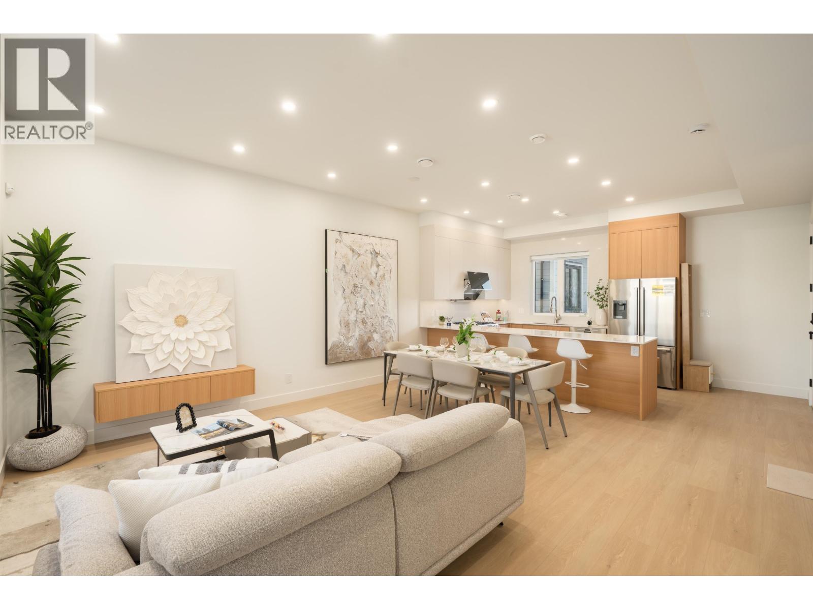1 5300 CHETWYND AVENUE, Richmond, British Columbia