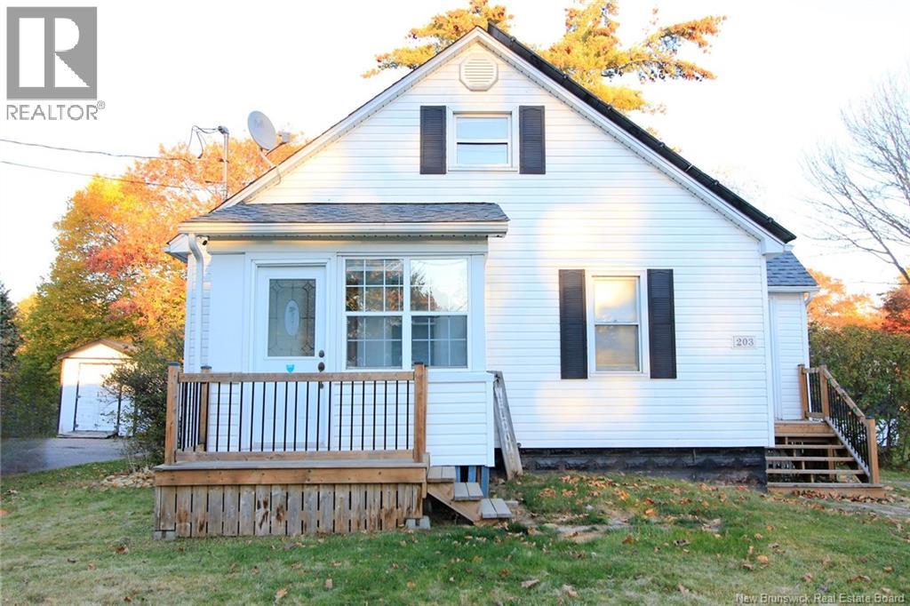 203 Mcneill Avenue, Fredericton, New Brunswick  E3A 1J5 - Photo 1 - NB149757