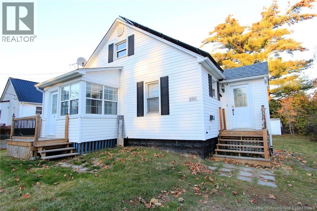 203 Mcneill Avenue, Fredericton, New Brunswick  E3A 1J5 - Photo 2 - NB149757