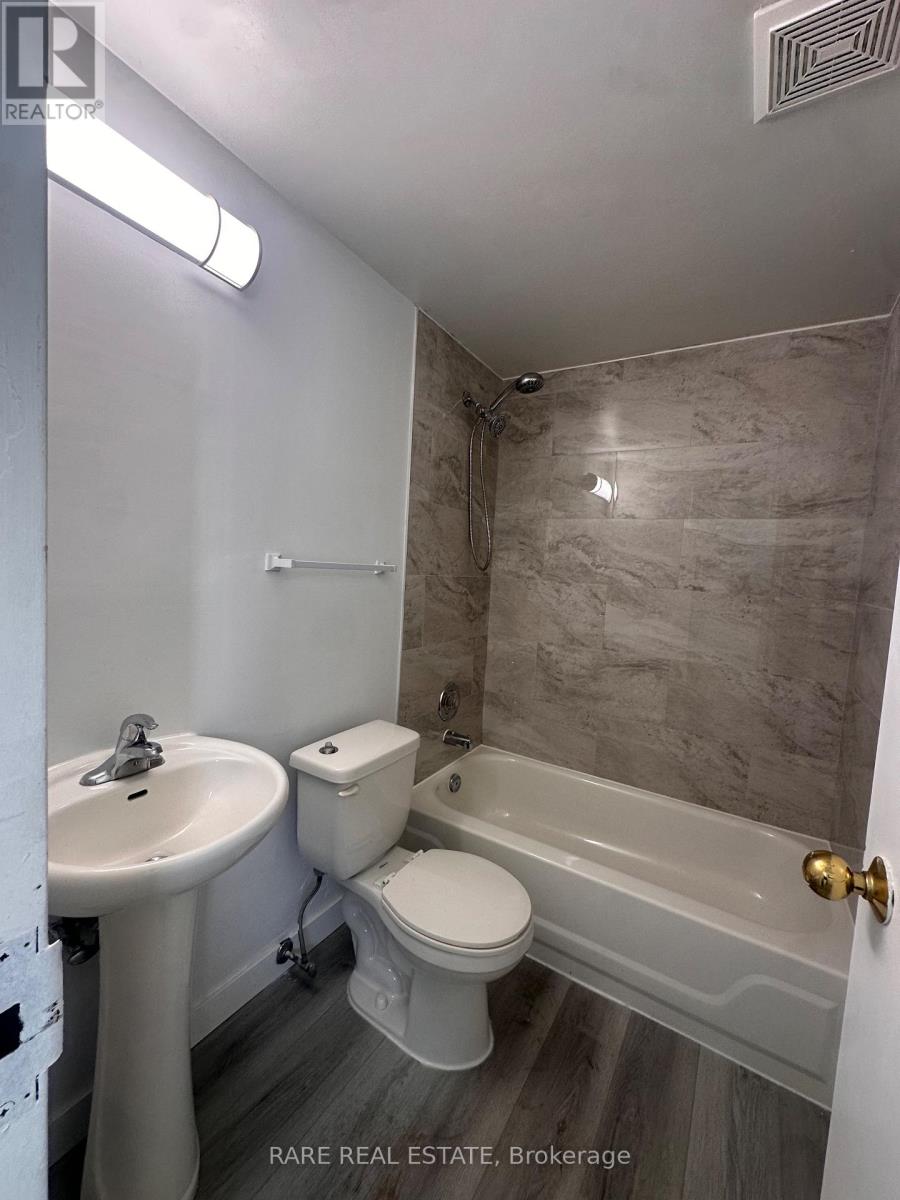 5 - 120 Spencer Avenue, Toronto, Ontario  M6K 2J6 - Photo 5 - W13800736