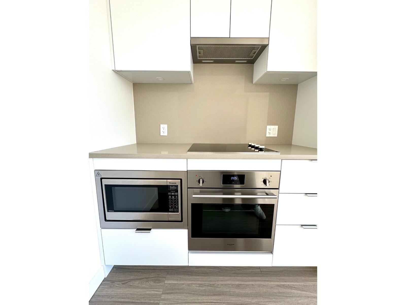 1303 13675 107 A Avenue, Surrey, British Columbia  V3T 2H2 - Photo 3 - R3178347