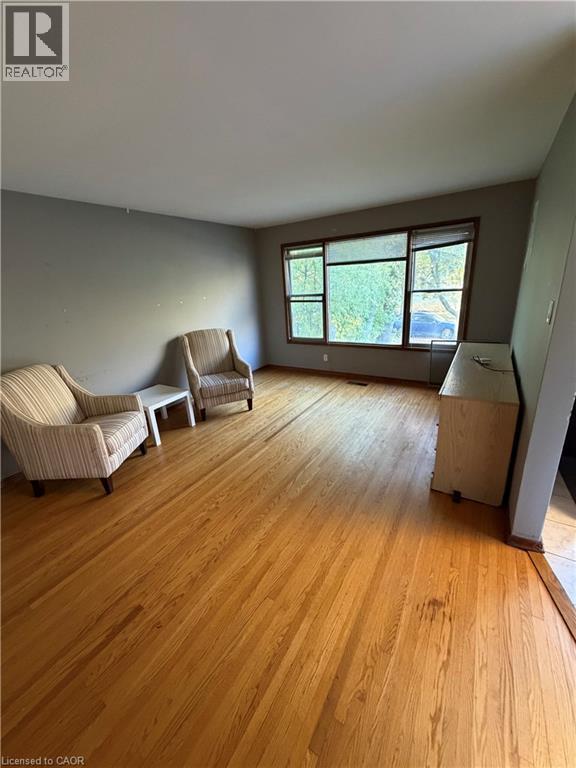 10 Cardill Crescent Unit# Upper Level, Waterloo, Ontario  N2L 3Y6 - Photo 4 - 40873892