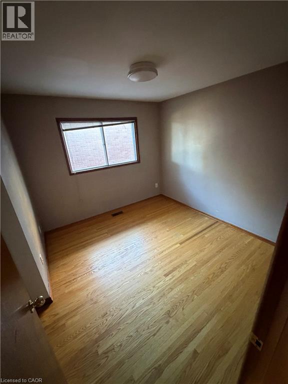 10 Cardill Crescent Unit# Upper Level, Waterloo, Ontario  N2L 3Y6 - Photo 7 - 40873892