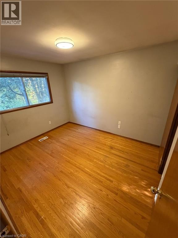 10 Cardill Crescent Unit# Upper Level, Waterloo, Ontario  N2L 3Y6 - Photo 8 - 40873892