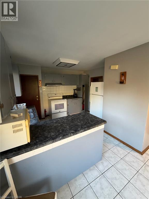 10 Cardill Crescent Unit# Upper Level, Waterloo, Ontario  N2L 3Y6 - Photo 5 - 40873892