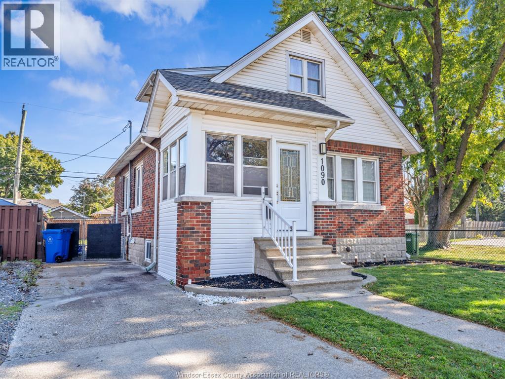 1090 Lena, Windsor, Ontario  N9C 3K4 - Photo 2 - 26026166