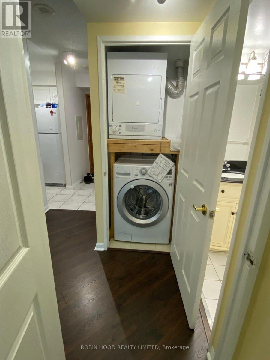 1805 - 11 Lee Centre Drive, Toronto, Ontario  M1H 3J5 - Photo 16 - E13884746