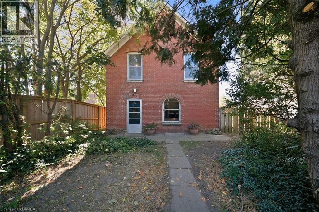 16 1/2 TERRACE HILL Street, Brantford, Ontario