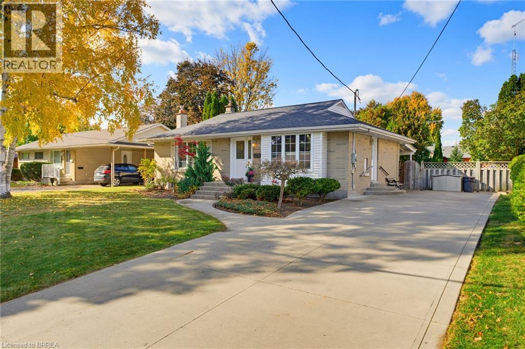 38 Varadi Avenue, Brantford, Ontario  N3R 3N3 - Photo 2 - 40873434