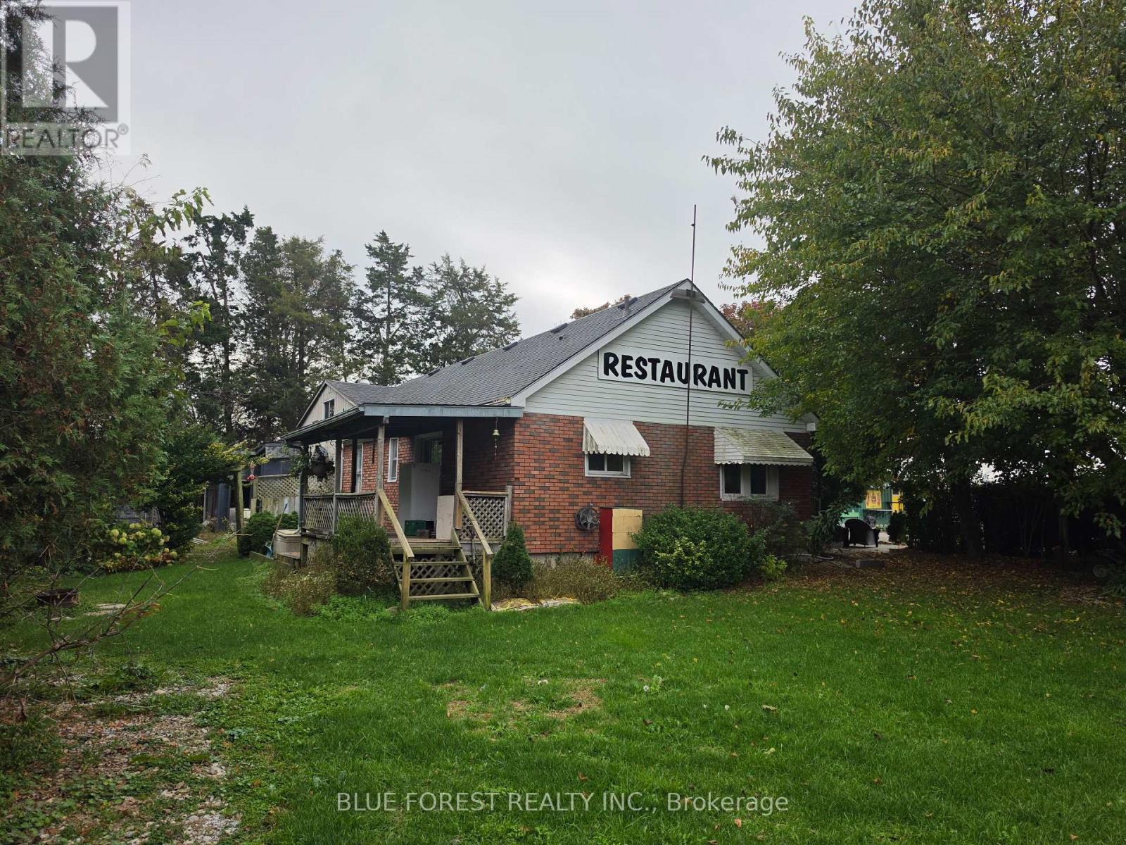 22740 Hagerty Road, Southwest Middlesex, Ontario  N0L 1Z0 - Photo 2 - X14115712