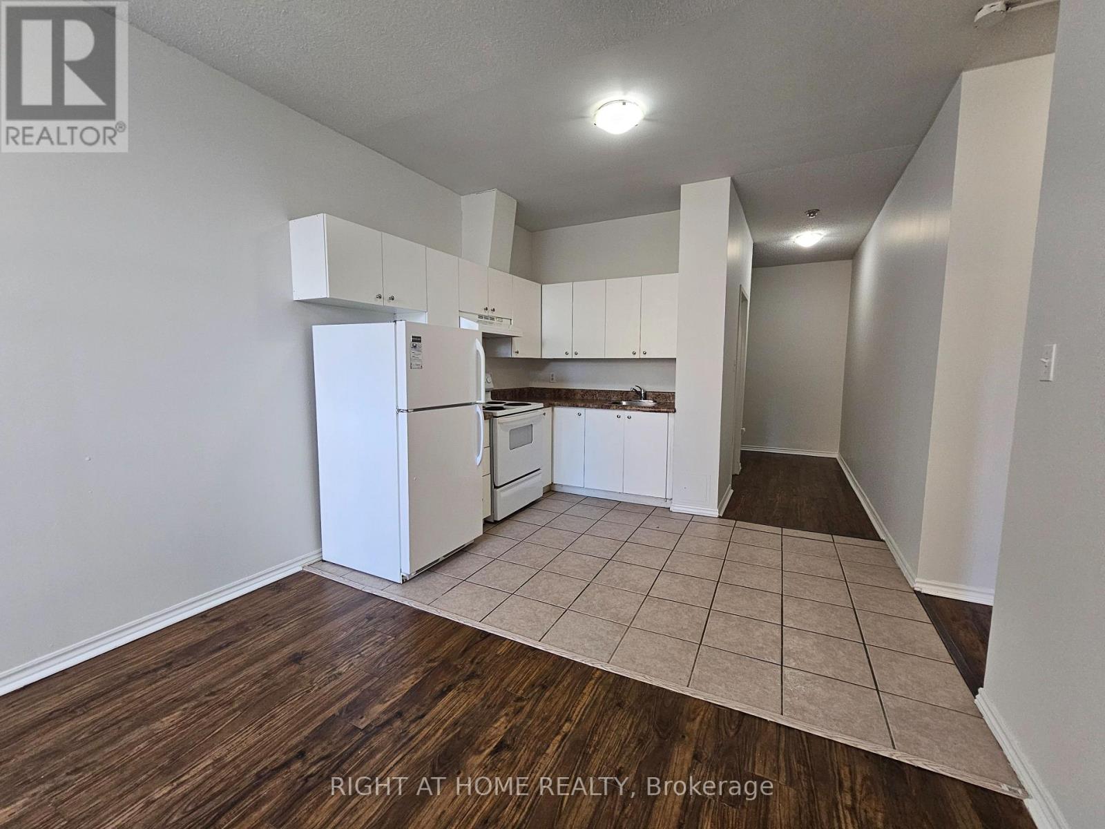 309 - 1801 Eglinton Avenue W, Toronto, Ontario  M6E 2H7 - Photo 8 - C14115608