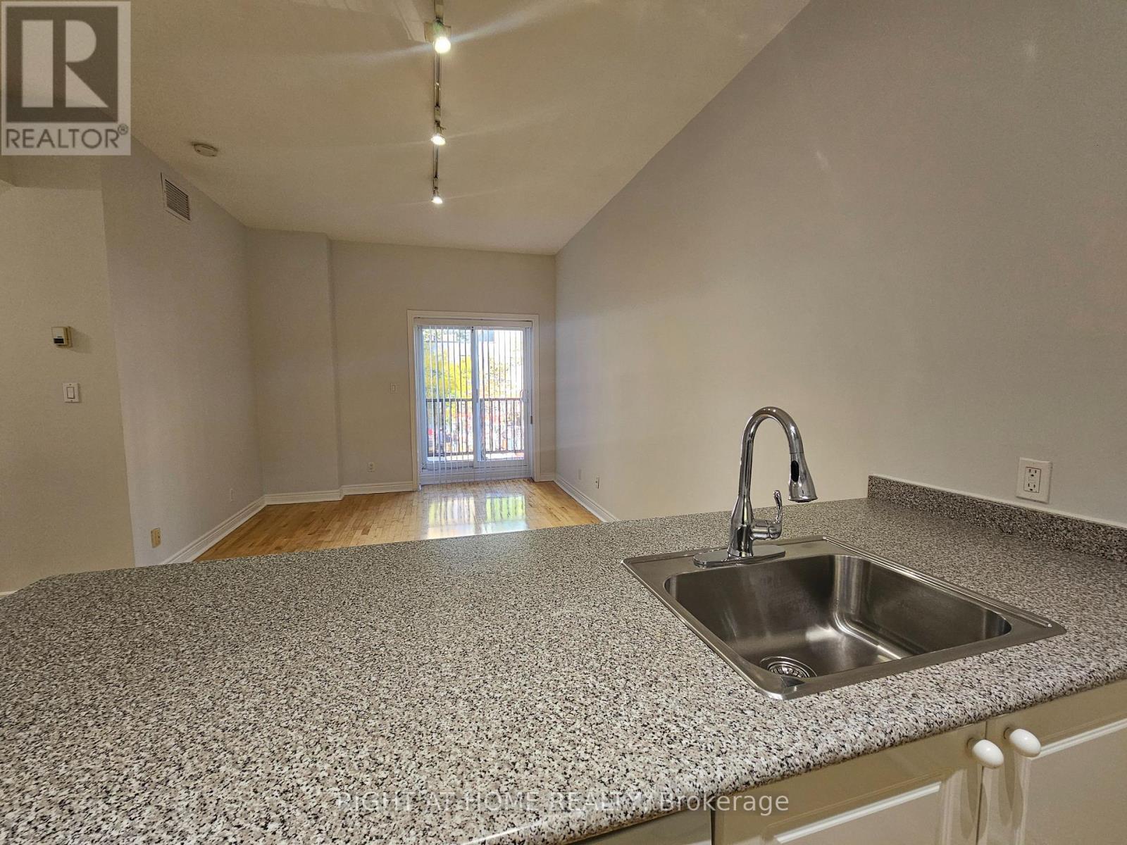 207 - 524 Yonge Street, Toronto, Ontario  M4Y 1X9 - Photo 6 - C14115610