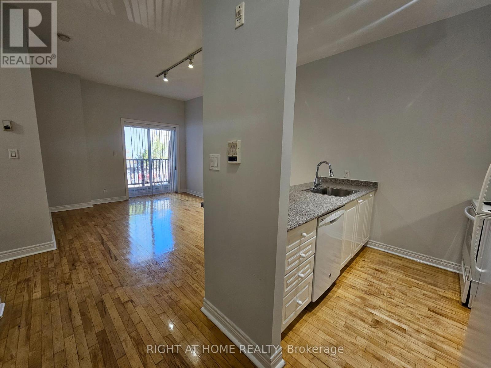 207 - 524 Yonge Street, Toronto, Ontario  M4Y 1X9 - Photo 8 - C14115610