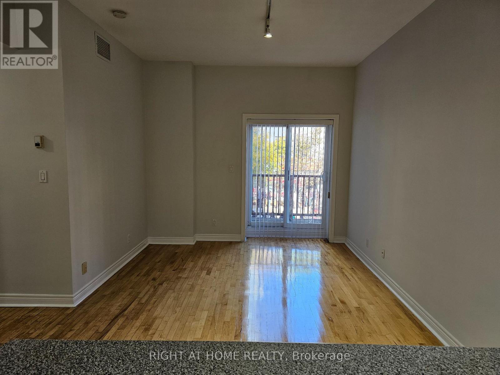 207 - 524 Yonge Street, Toronto, Ontario  M4Y 1X9 - Photo 9 - C14115610