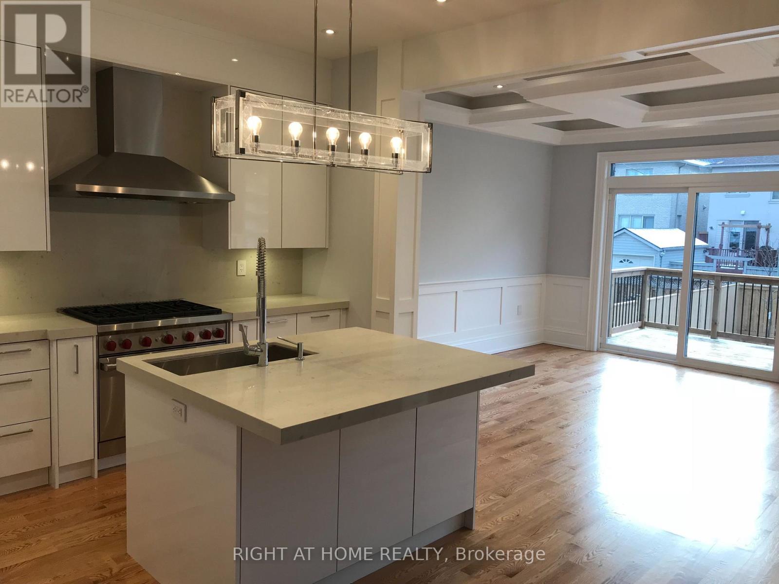 152 Randolph Road, Toronto, Ontario  M4G 3S4 - Photo 7 - C14115698