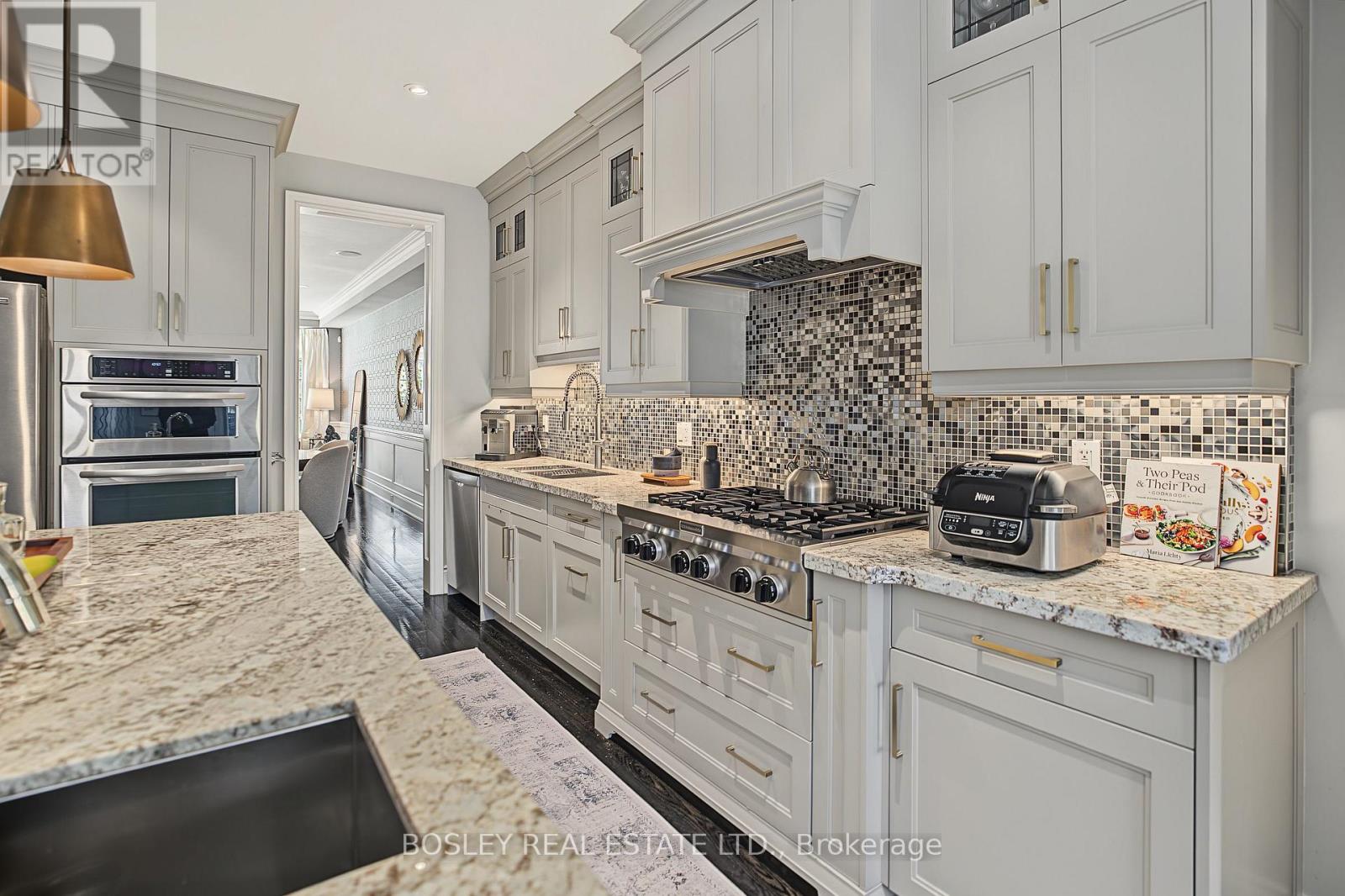 34 Glenbrae Avenue, Toronto, Ontario  M4G 3R5 - Photo 12 - C14115812