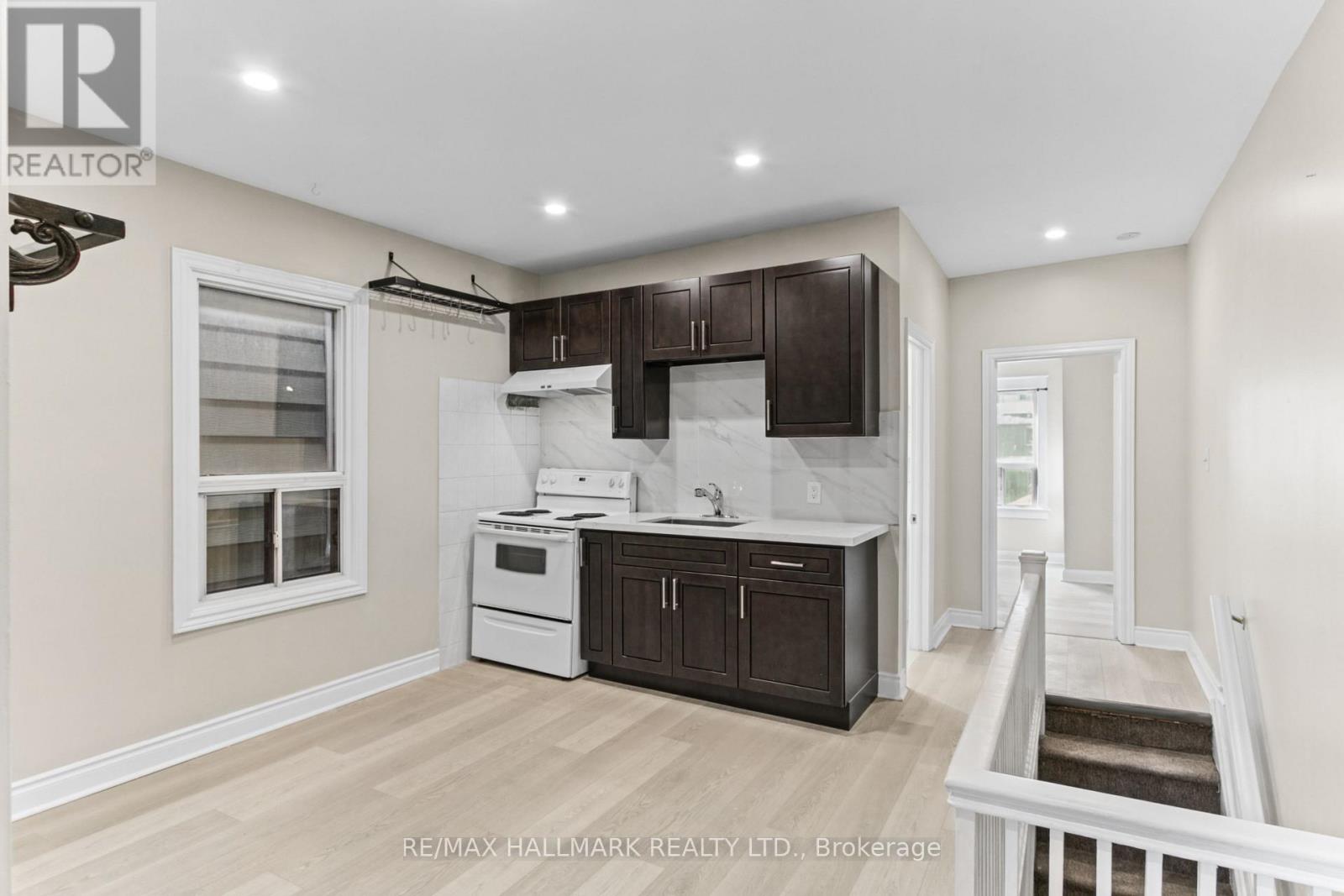 20 Kelvin Avenue, Toronto, Ontario  M4C 5C8 - Photo 15 - E14115734