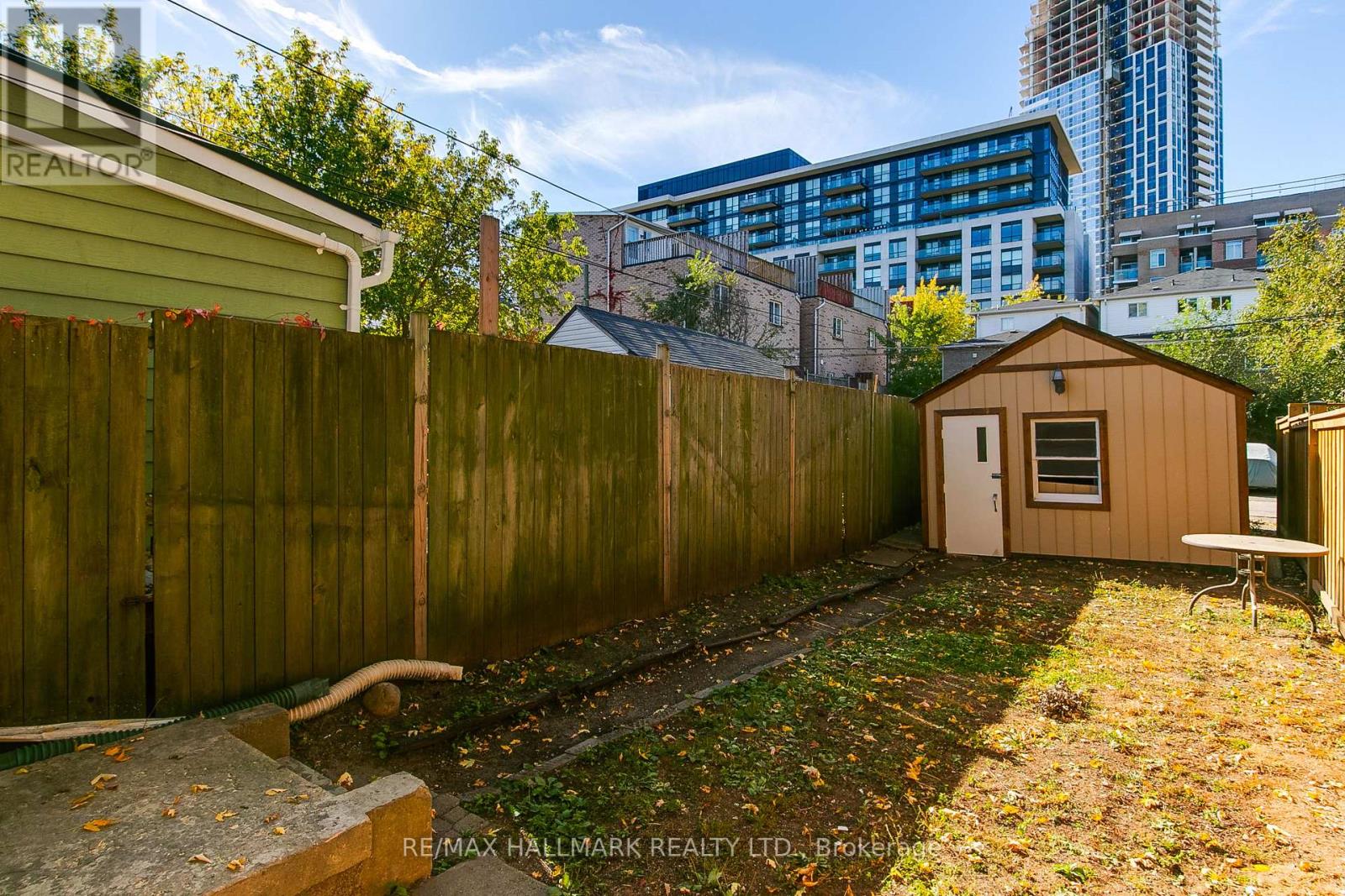 20 Kelvin Avenue, Toronto, Ontario  M4C 5C8 - Photo 28 - E14115734