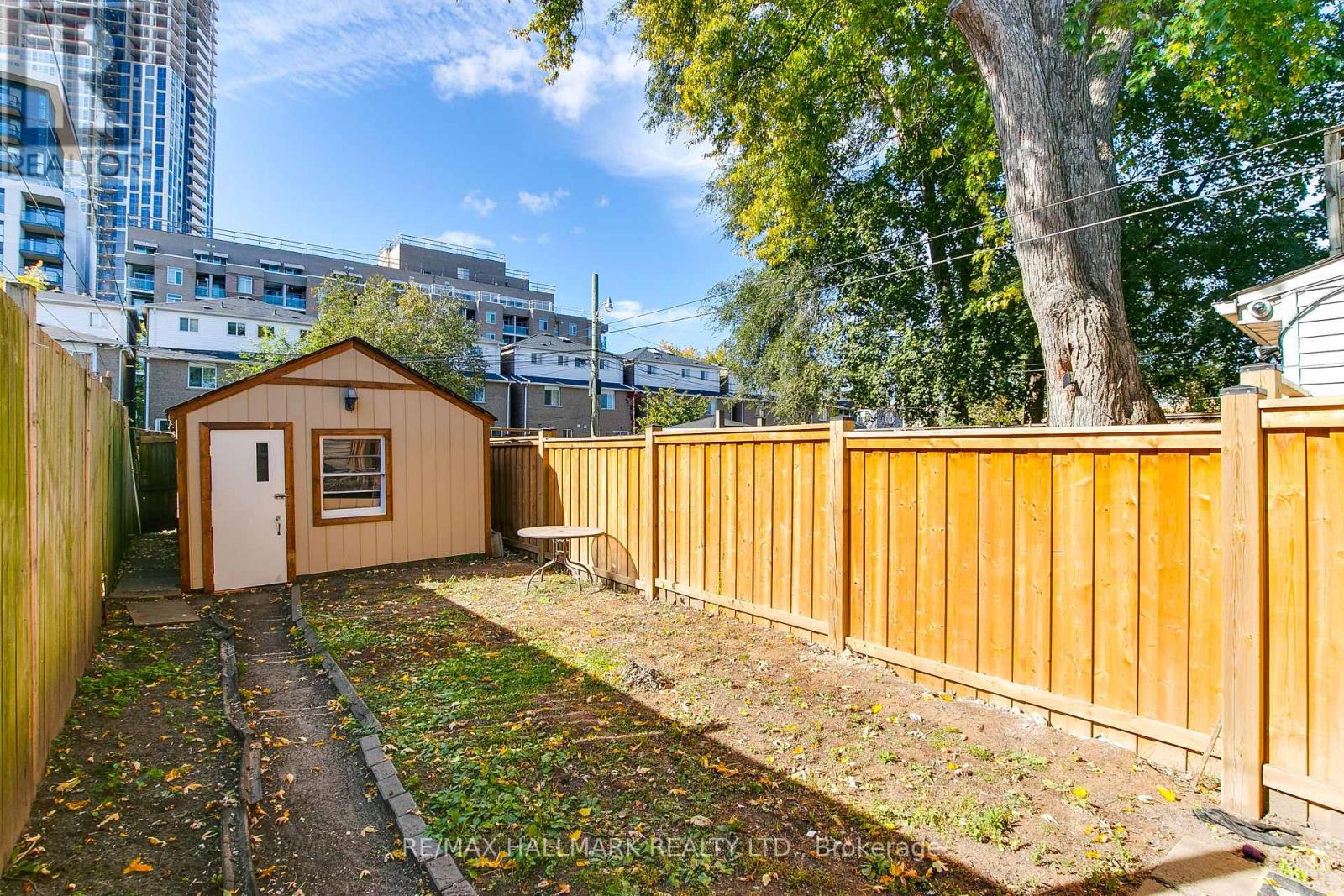 20 Kelvin Avenue, Toronto, Ontario  M4C 5C8 - Photo 29 - E14115734