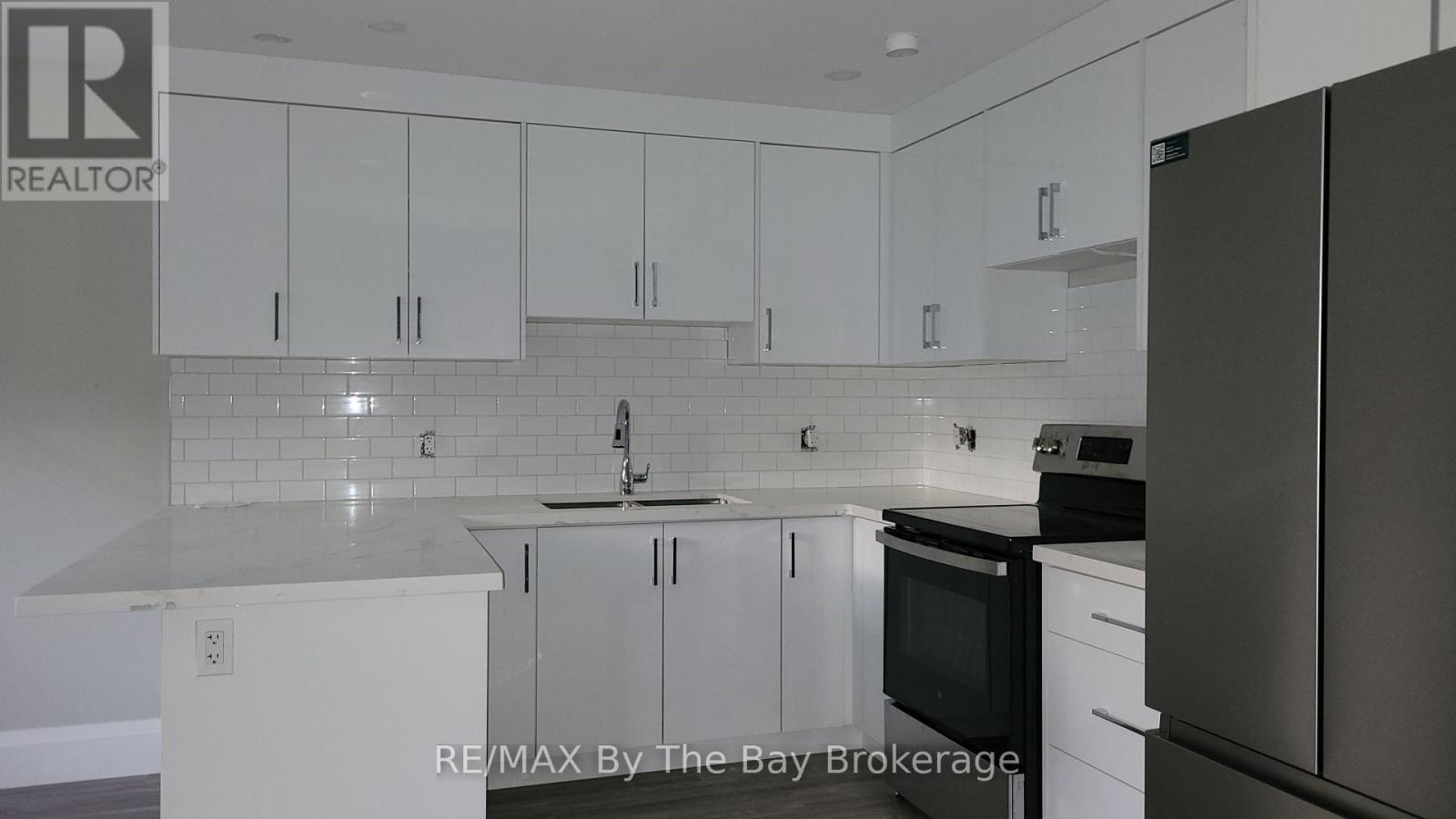 #1 - 436 5th Avenue, Tay (Port Mcnicoll), Ontario  L0K 1R0 - Photo 6 - S14115708