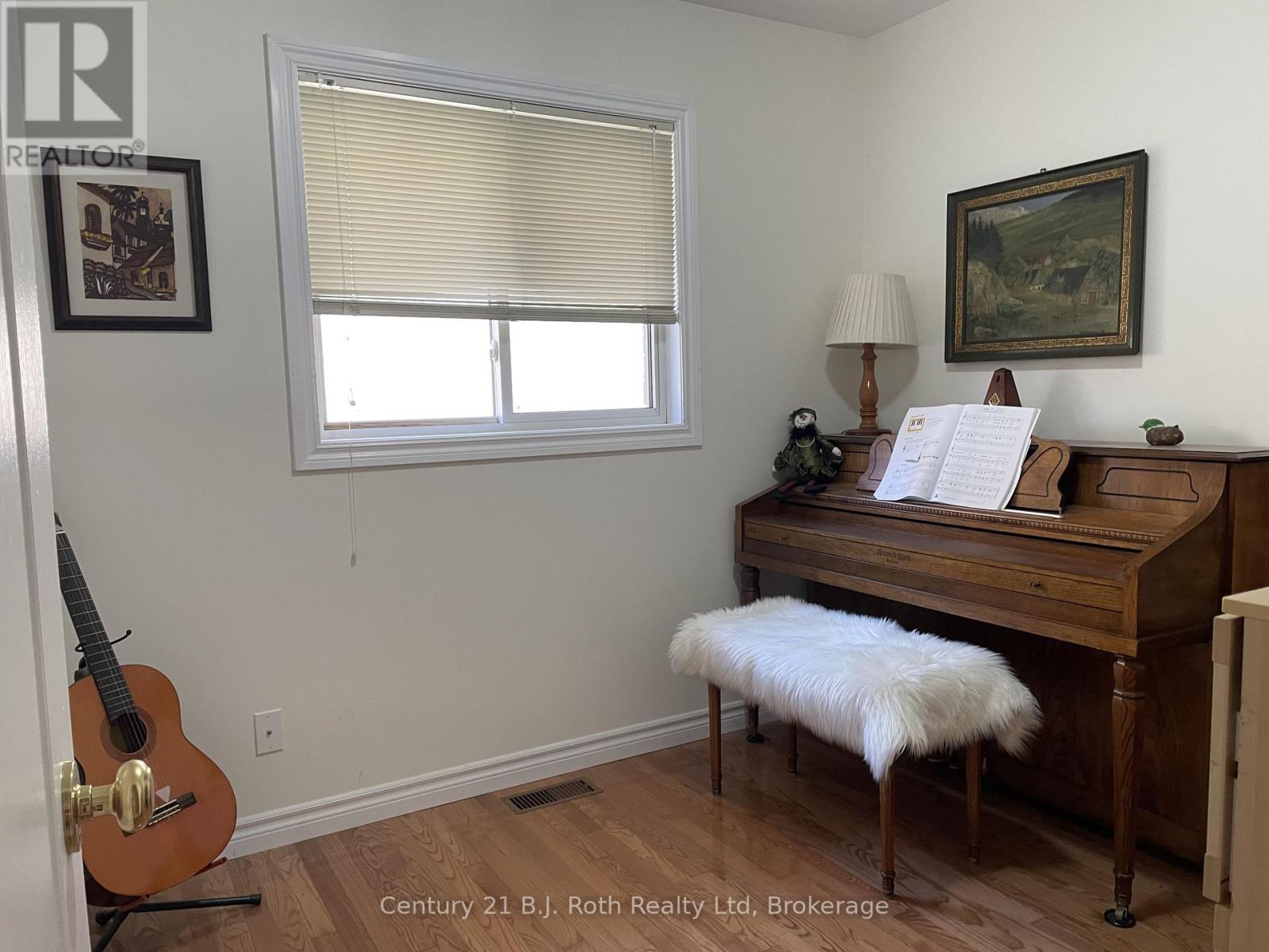 40 Marchand Drive, Penetanguishene, Ontario  L9M 2H9 - Photo 15 - S14115792